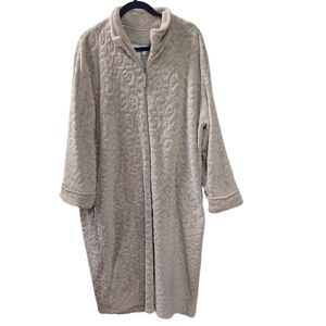 Plush Tan Zip Up Long Robe. Carole Hochman 2X